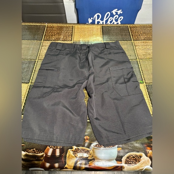 Men's Charcoal Cargo Shorts - Picture 2 of 9